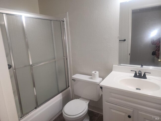 Building Photo - 230 Bel Air Dr