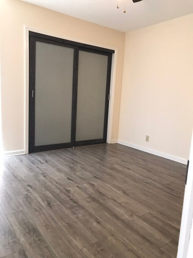 Building Photo - 324 Yorkshire Cir