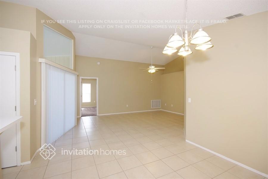 Building Photo - 447 Emerald Cove Loop