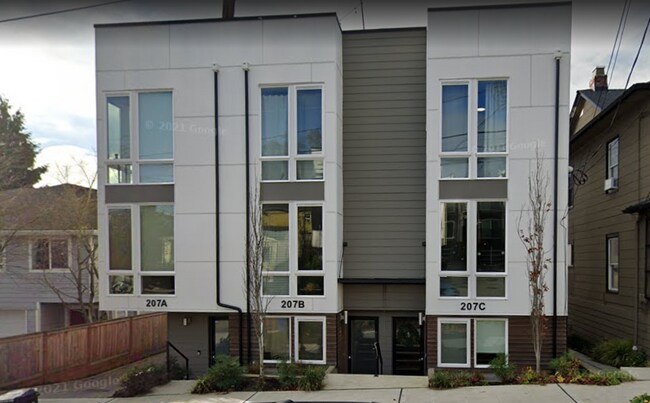Primary Photo - 207 16th Ave
