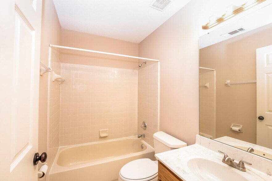 Building Photo - 6688 Millgrove Park Dr