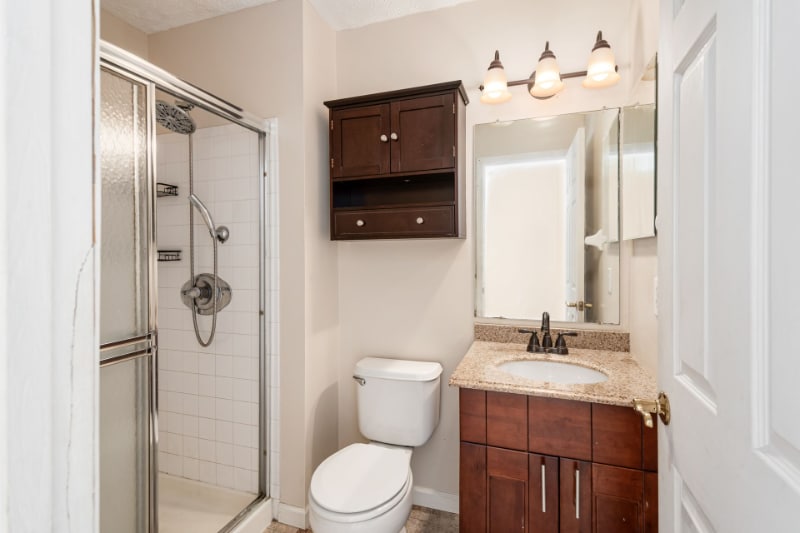 Building Photo - 8651 Olenbrook Dr