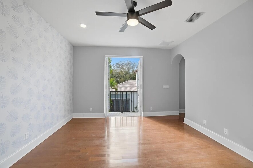 Building Photo - 17550 Circle Pond Ct