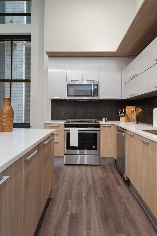 Building Photo - 29 S LaSalle St