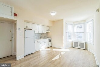 Building Photo - 459 Martin St