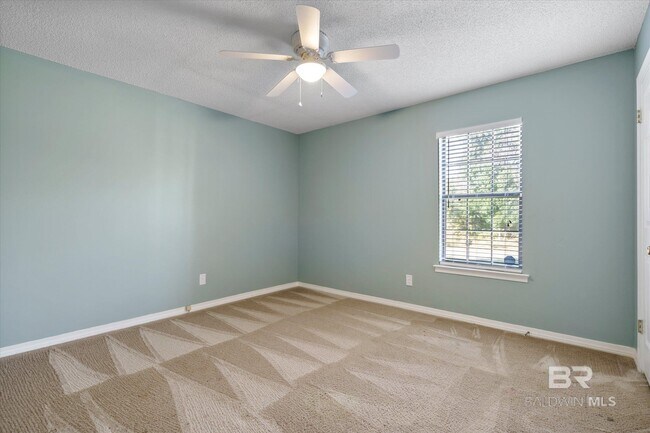 Building Photo - 10510 Gayfer Rd Ext