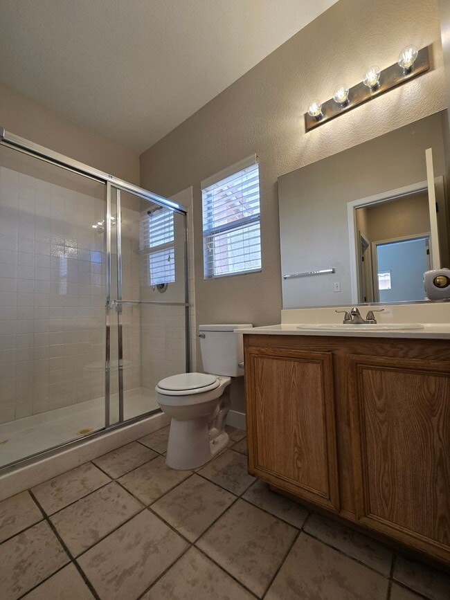 Building Photo - A Fabulous 5 Bedroom Home with 1 Bedroom and 3/4 Bathroom downstairs