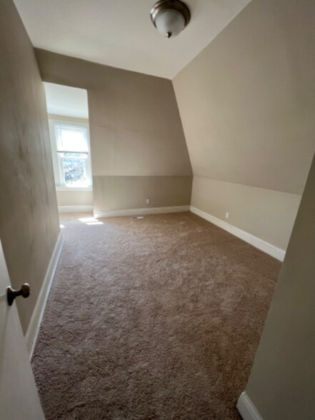 Building Photo - 730 California Ave