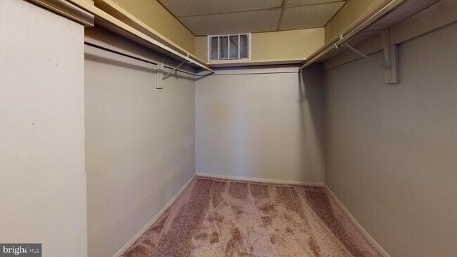 Building Photo - 2612 Fort Farnsworth Rd