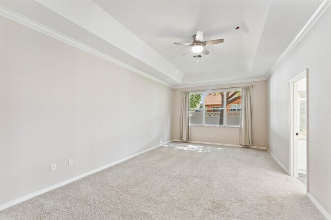 Building Photo - Move-in Ready Home with 2 Car Garage in Desirable Summerport Community!