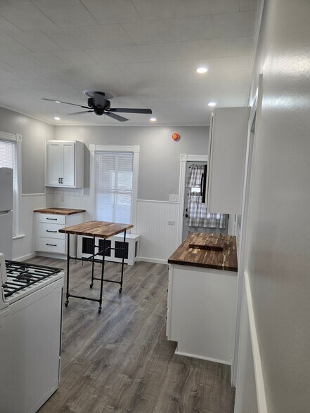 Building Photo - 58 Rensselaer Ave