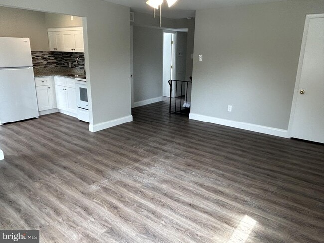 Primary Photo - 2625-2627-2627 Parkside Terrace