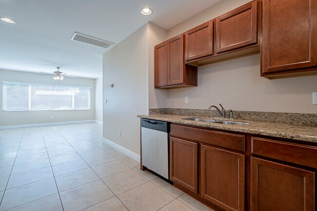 Building Photo - 818 W Osborn Rd