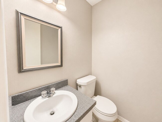 Building Photo - 509 S Beverly St