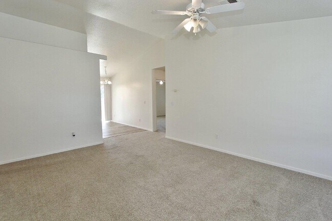 Building Photo - 3721 Pierre Ave