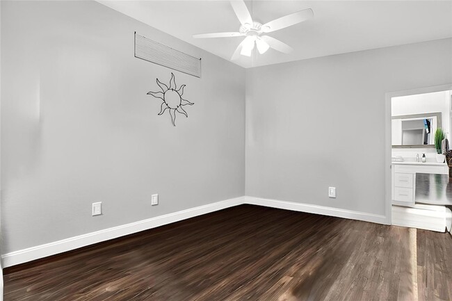 Building Photo - 6290 92nd Pl N