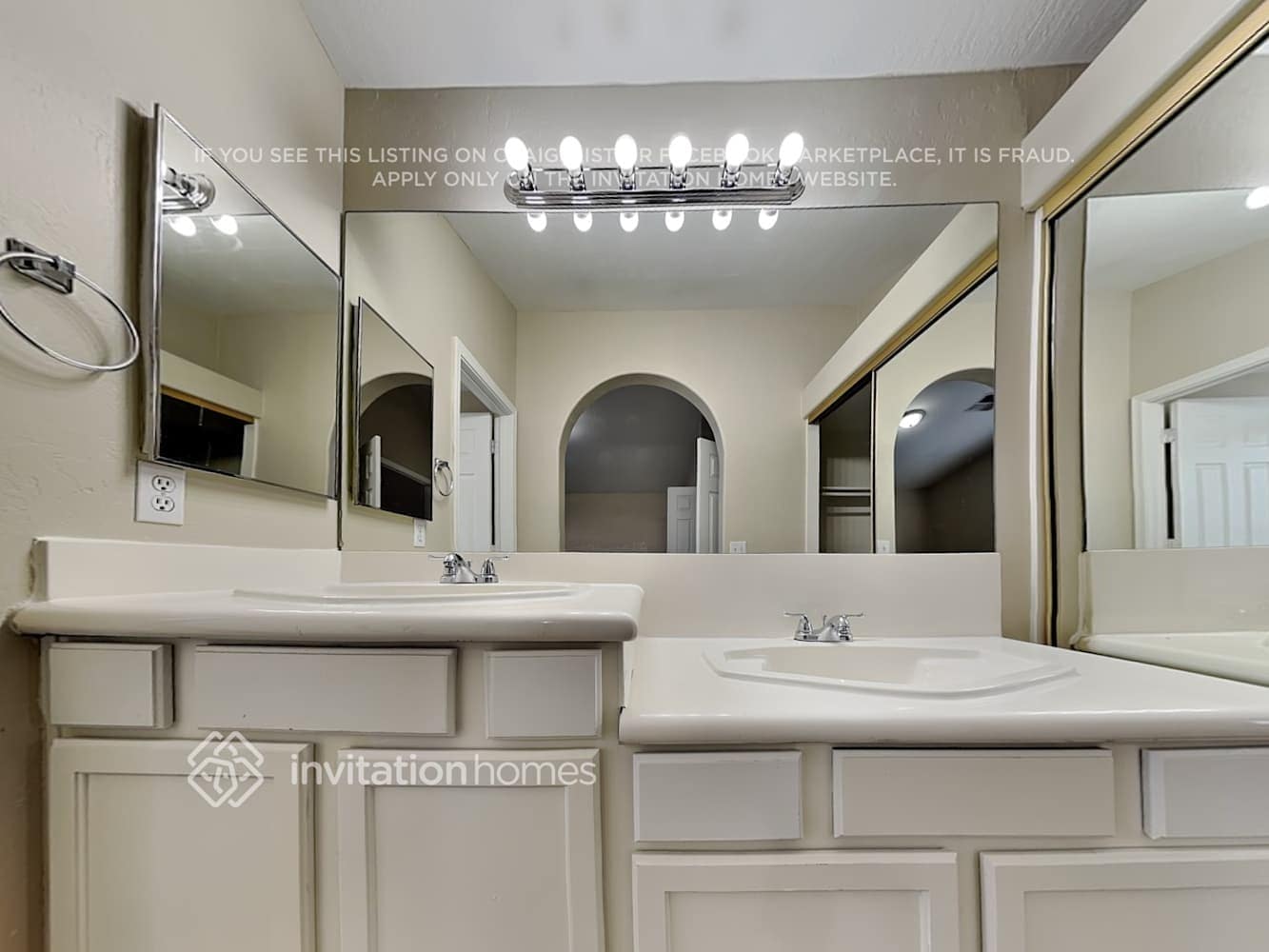 Building Photo - 3440 E Southern Ave