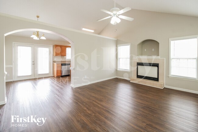 Building Photo - 422 Twin Valley Dr