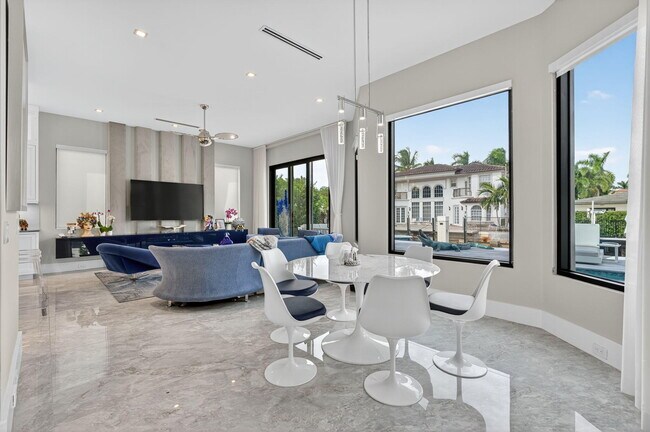 Building Photo - 785 NE 70th St