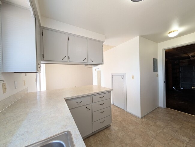 Building Photo - Great 2 bed/1.5 bath townhome in Springfield