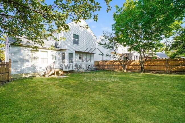 Building Photo - 2212 Kingsglen Dr