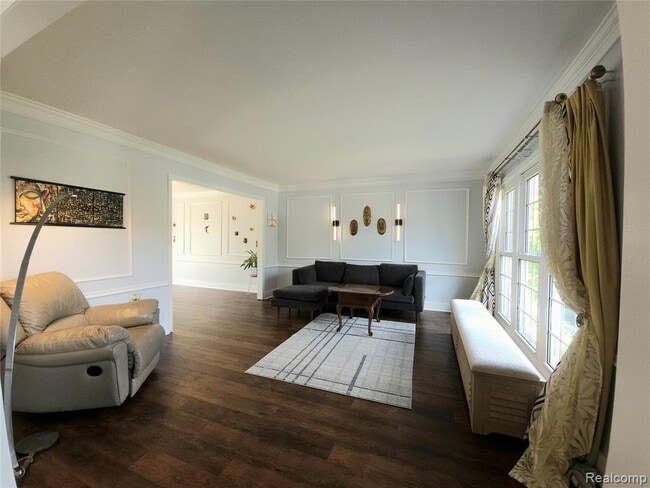 Building Photo - 45520 Morningside Dr