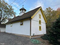 Building Photo - 6240 Wismer Rd