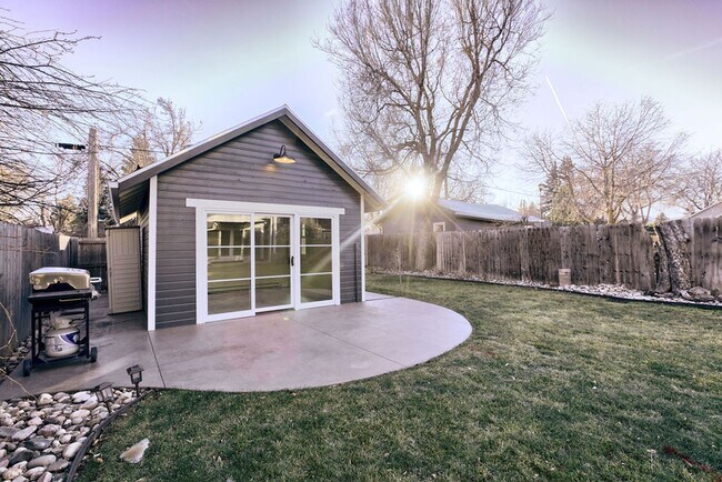 Building Photo - Exceptional 3 Bedroom Home with office & detached flex space