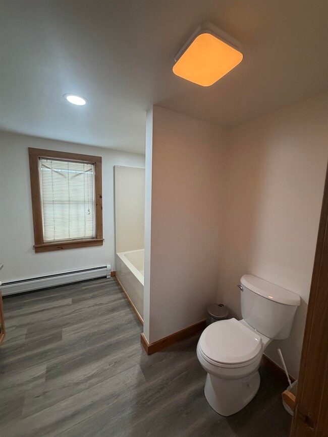 Building Photo - 211 Main St