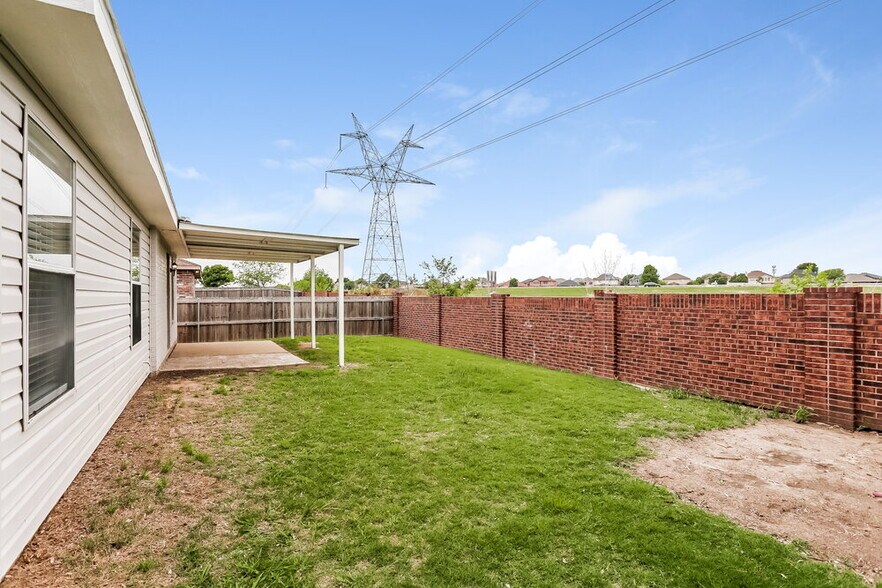 Building Photo - 6019 Guilia Dr