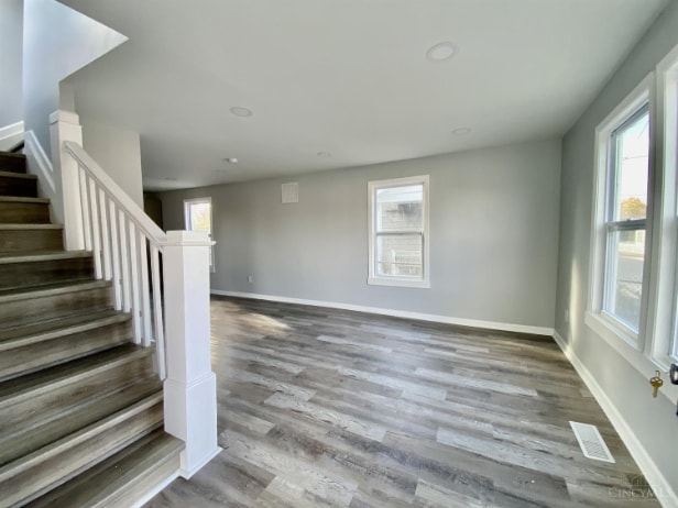 Building Photo - 2 Bedroom, 1 Bath Home in the Heart of Mid...