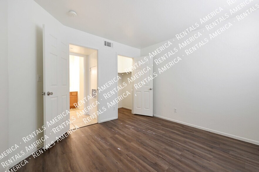 Building Photo - 16602 N 25th St