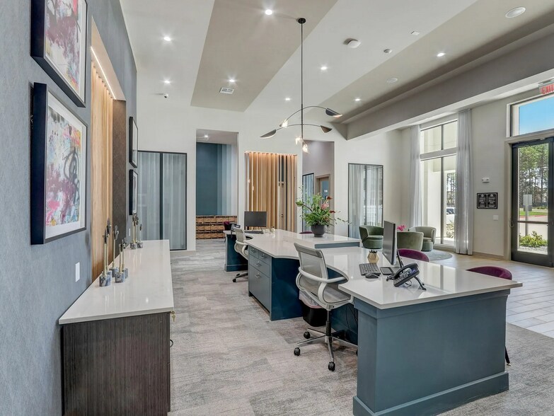 Building Photo - 1800 Central Pine St