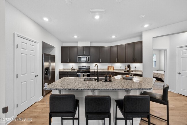 Building Photo - 7775 Dunhill Ct