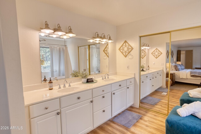 Building Photo - 7897 Country Club Dr