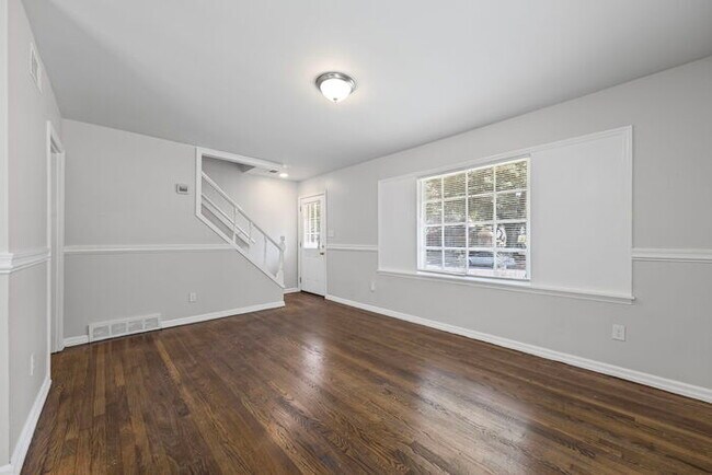 Building Photo - Gorgeous home in Whitehaven/ Section 8 Wel...