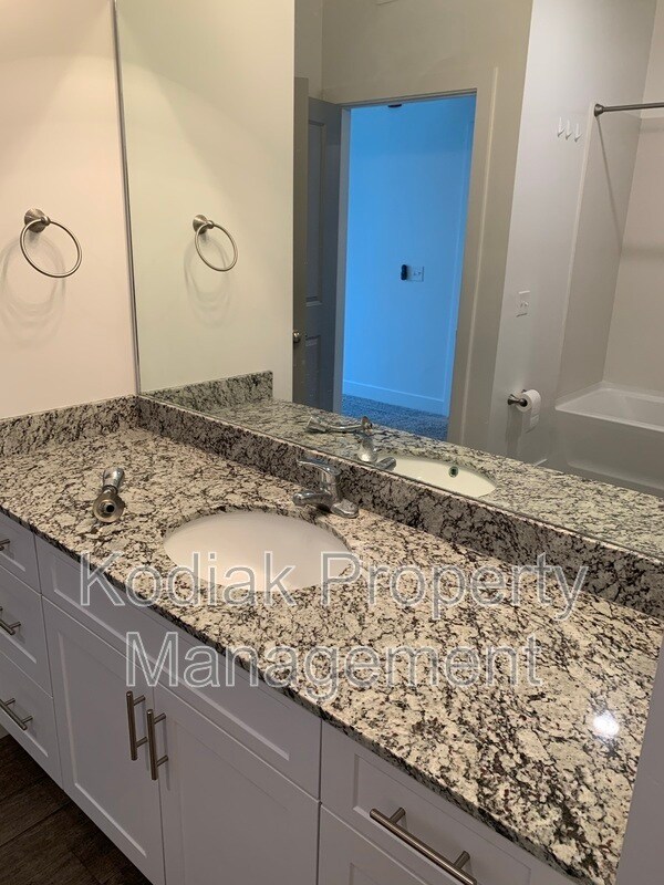 Building Photo - 875 S Depot St