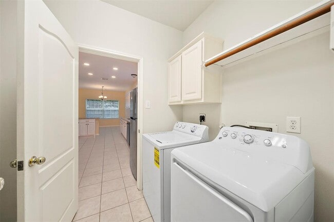 Building Photo - 8301 Seagull Ln
