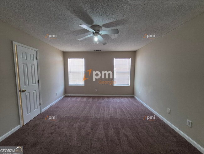 Building Photo - 6215 Klondike River Rd