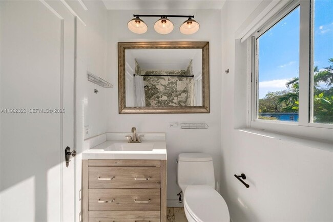 Building Photo - 970 NW 10th Ave