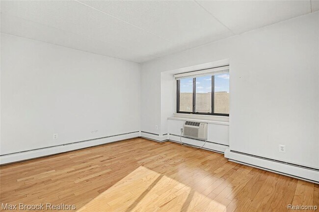 Building Photo - 35300 Woodward Ave