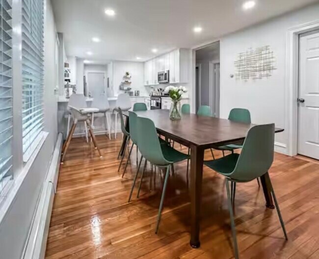 Building Photo - 65-67-67 St James Cir