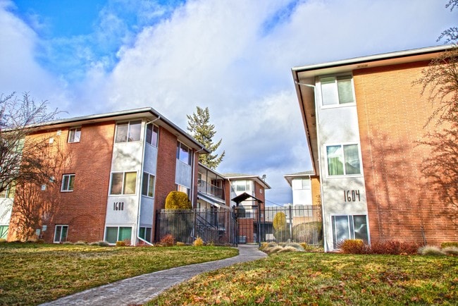 Building Photo - 1608 W 8th Ave