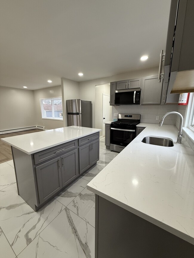 Building Photo - 255 N 1st Ave