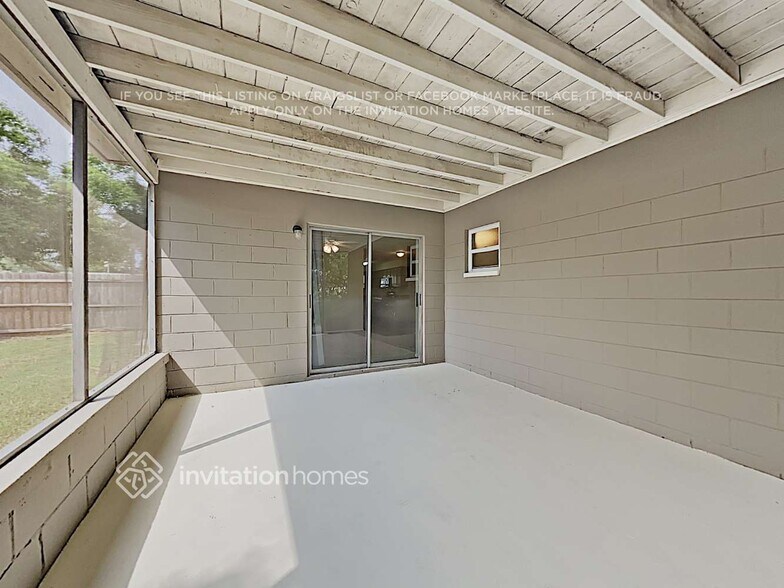 Building Photo - 4540 71st Ave N