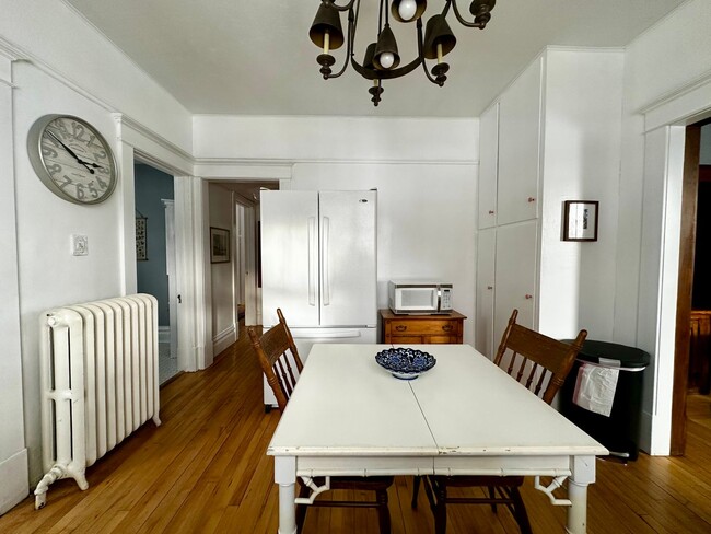 Building Photo - FURNISHED RENTAL: Vintage Chic Haven in St...