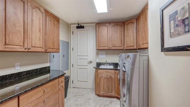 Building Photo - 464 Golden Gate Point