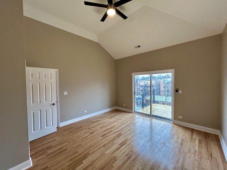 Building Photo - 5331 S Calumet Ave