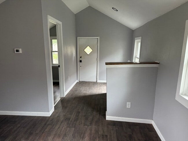 Building Photo - Southside 2 bedroom home