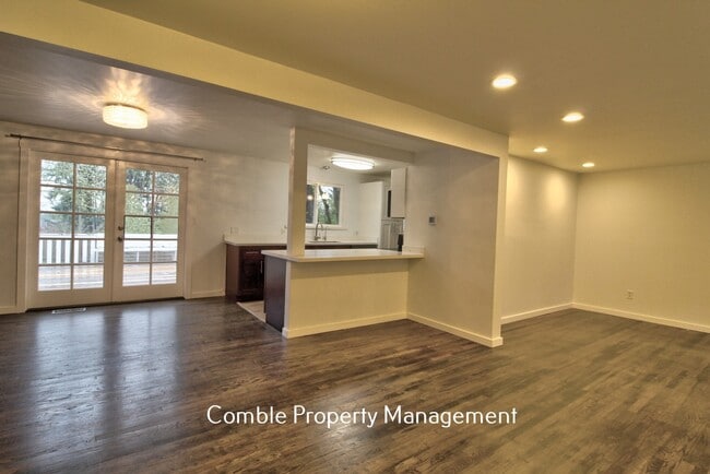 Building Photo - 16605 NE 87th St